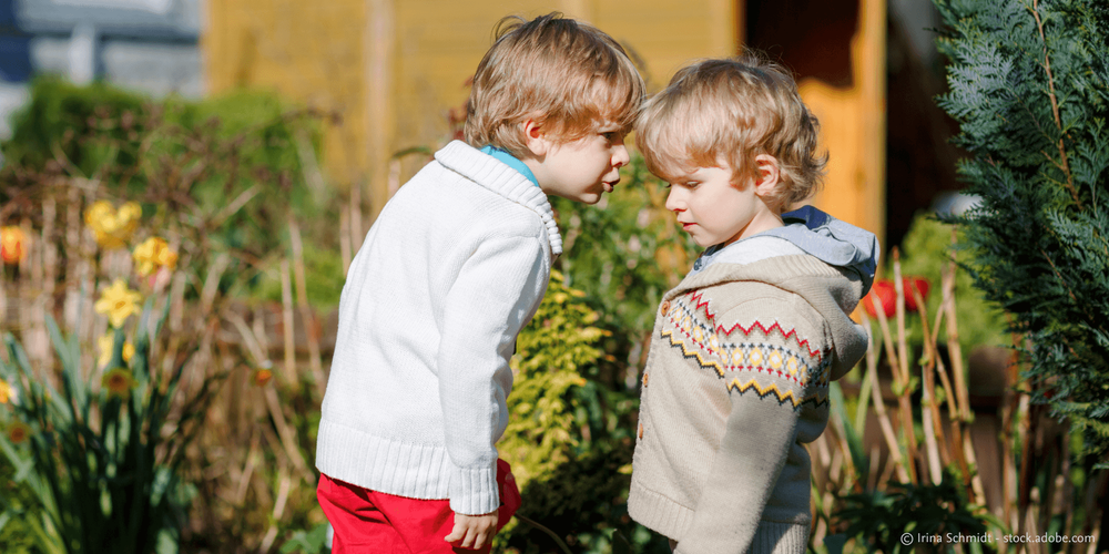 Mein liebster Feind – Geschwisterrivalität: Kinder- und Jugendärzt*innen geben Tipps für ein friedlicheres Miteinander im Kinderzimmer
